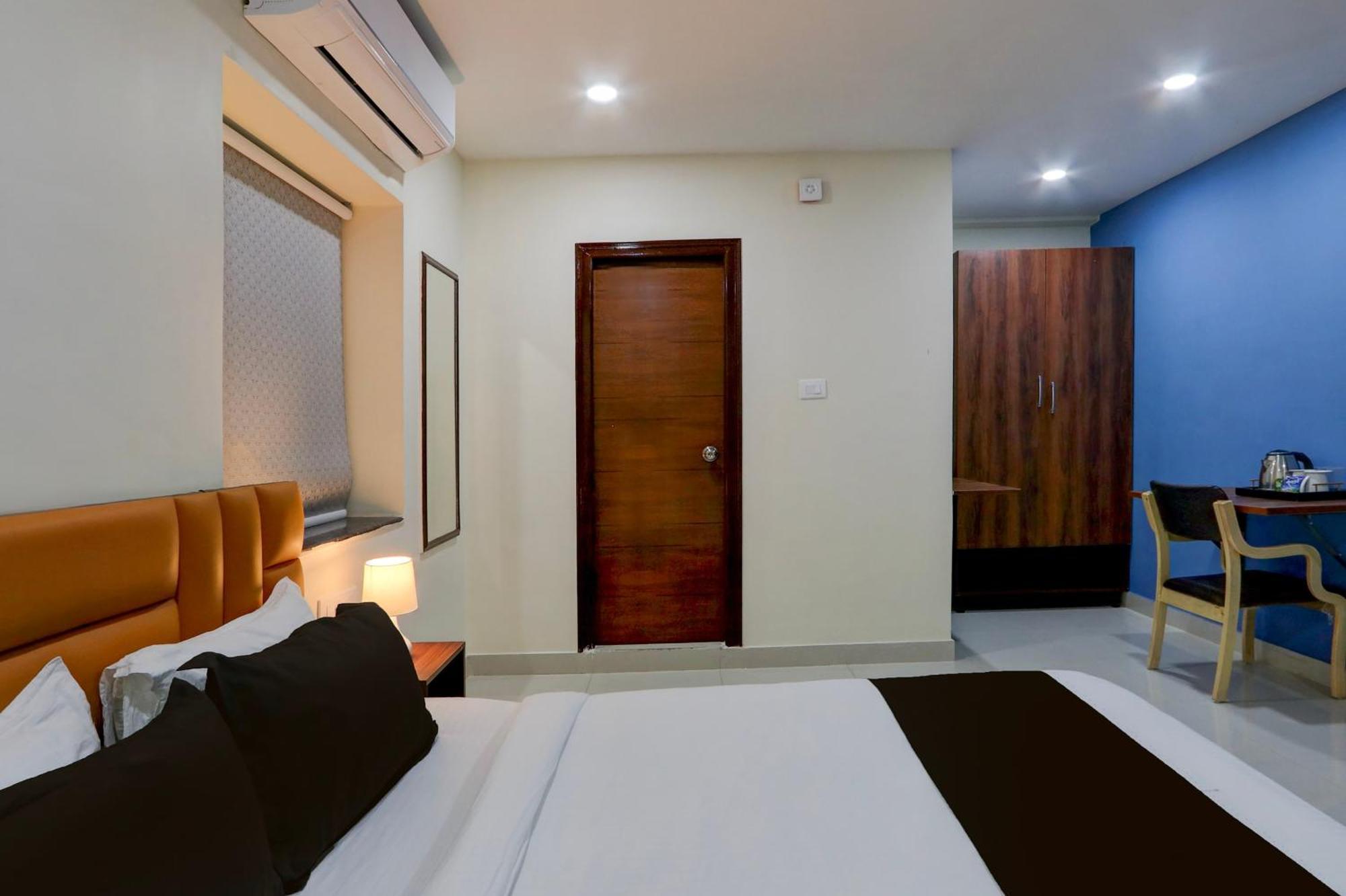 Super Townhouse The Cinco Bliss Near Ikea, Wells Forgo, Kims, Care Hospitals Hotel Hyderabad Exterior photo